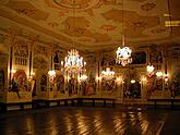 Český Krumlov Castle, Masquerade Hall illuminated by candlelight, photo by: Lubor Mrázek